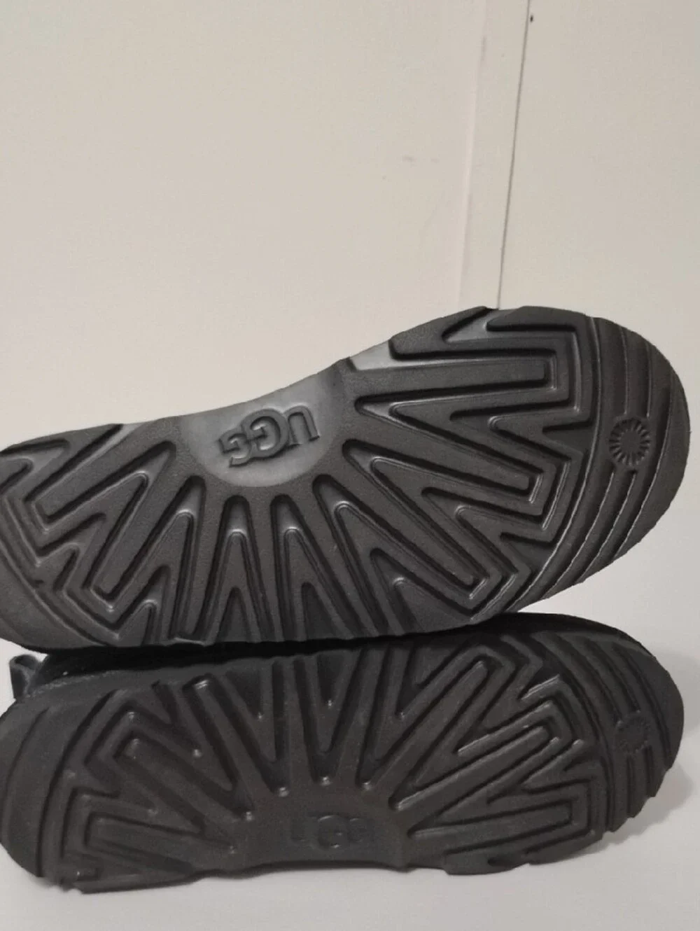 UGG kids chukka